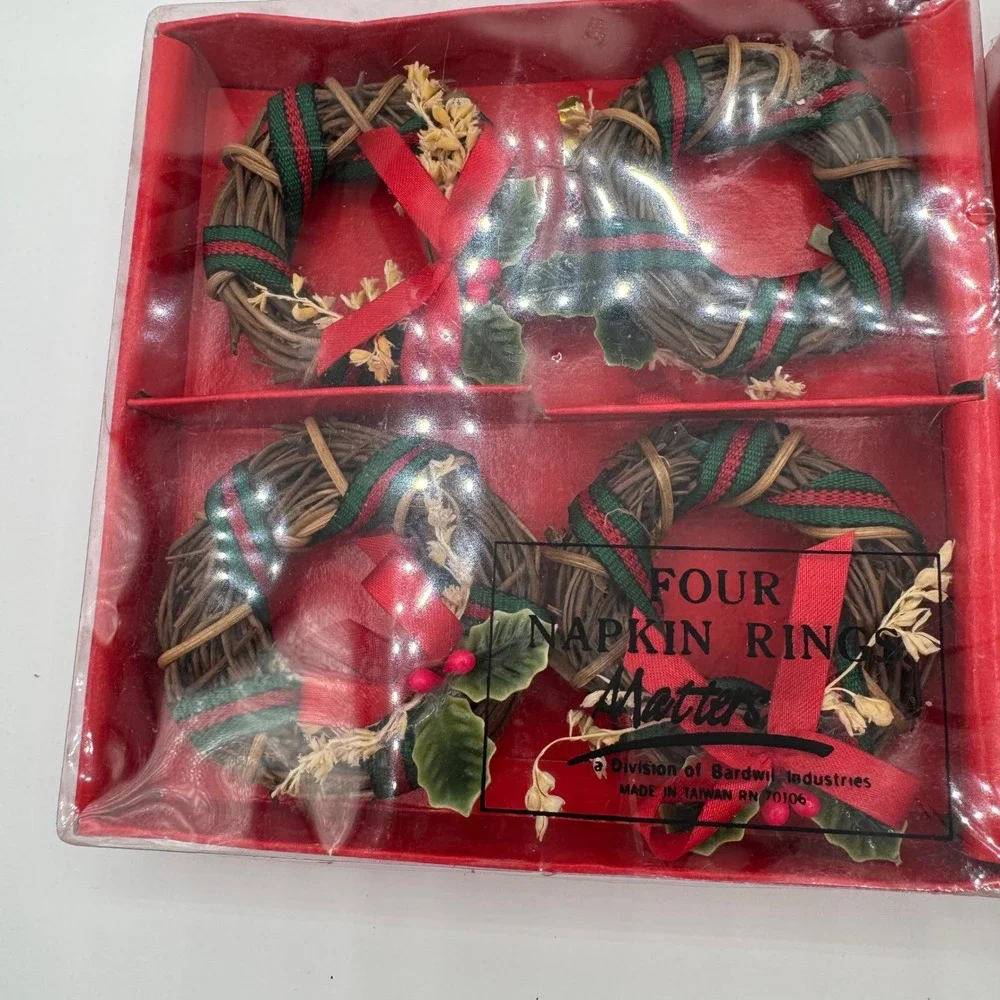 Vintage Bardwill Matters Christmas Wreath Napkin Rings Set of 8 Red Green Ribbon